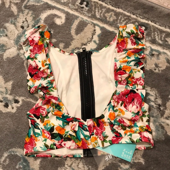 H&M cropped swim top - Picture 2 of 4